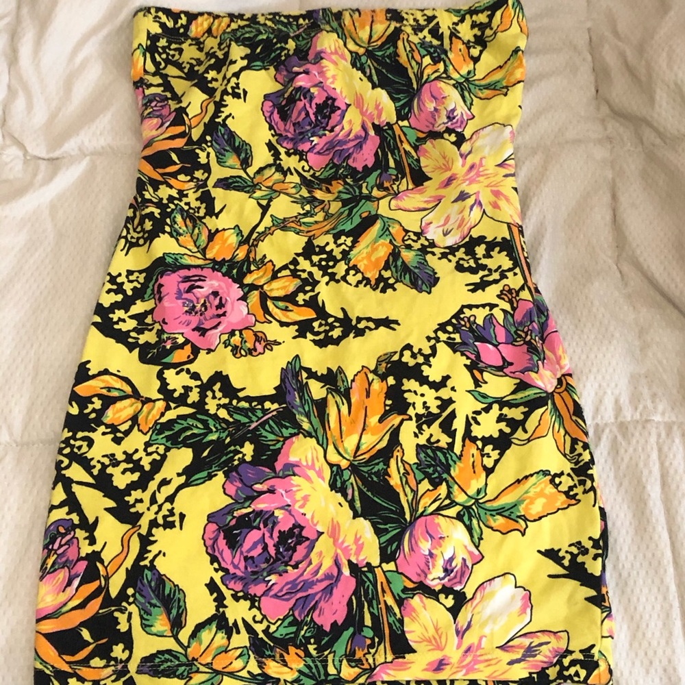 Hot girl colorful dress!